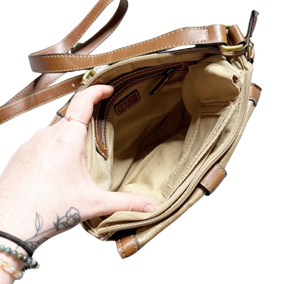 Chaps Metallic Gold Brown Faux Leather Zip Crossbody Bag Functional Stylish Bag - Picture 15 of 16